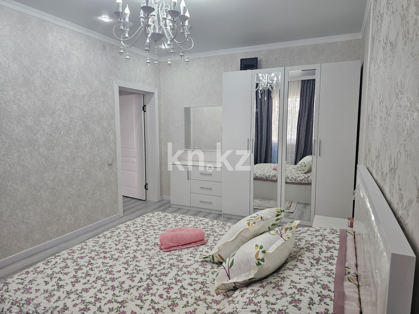 Аренда 2-комнатной квартиры посуточно, 60 м², ул. Алатау батыра, дом  1280 - Аренда квартир посуточно в Шымкенте фото 1 из 8
