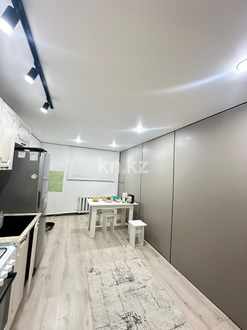 Продажа 6-комнатного дома, 280 м², ул. Жакана Смакова, дом  64 - Продажа домов и коттеджей в Караганде без посредников фото 5 из 10