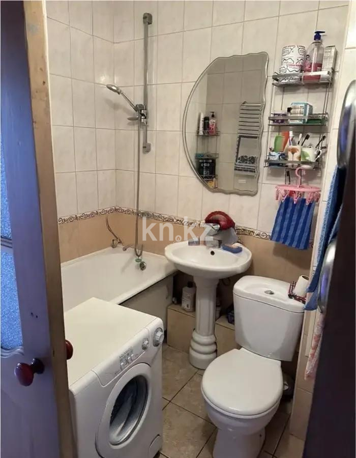 Продажа 3-комнатной квартиры, 60 м², мкр-н 9, дом  2 в Алматы - фото 5