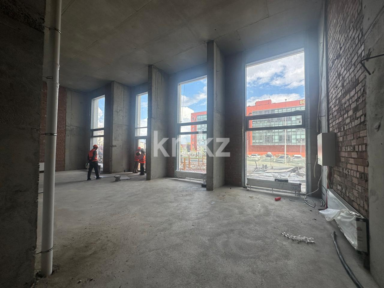 Продажа , 210 м², пр. Кошкарбаева, дом  1 - Бауржан Момышулы - Продажа офисных и торговых помещений в Астане фото 2 из 7