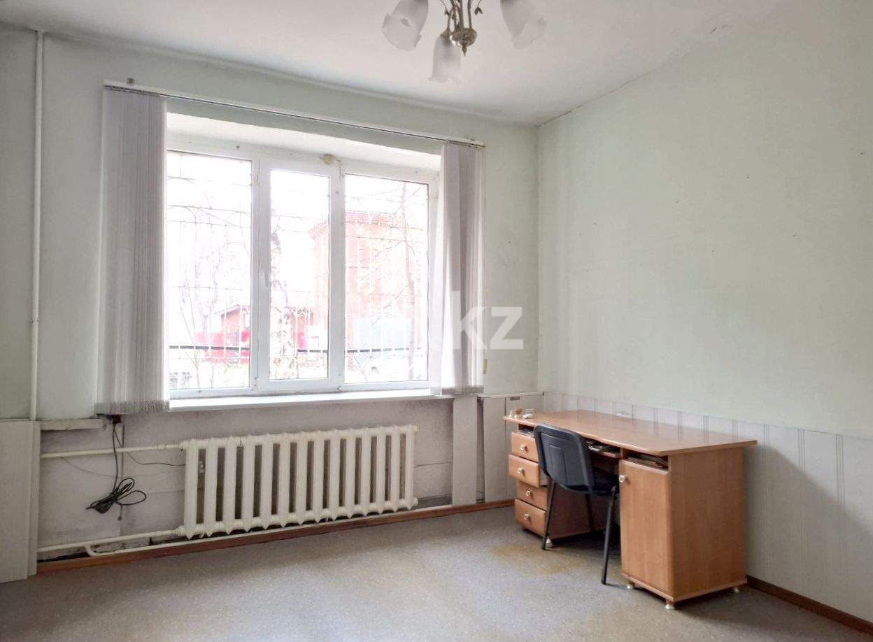 Продажа 3-комнатной квартиры, 63 м², ул. Тохтарова, дом  76А - Продажа квартир в Усть-Каменогорске фото 2 из 5