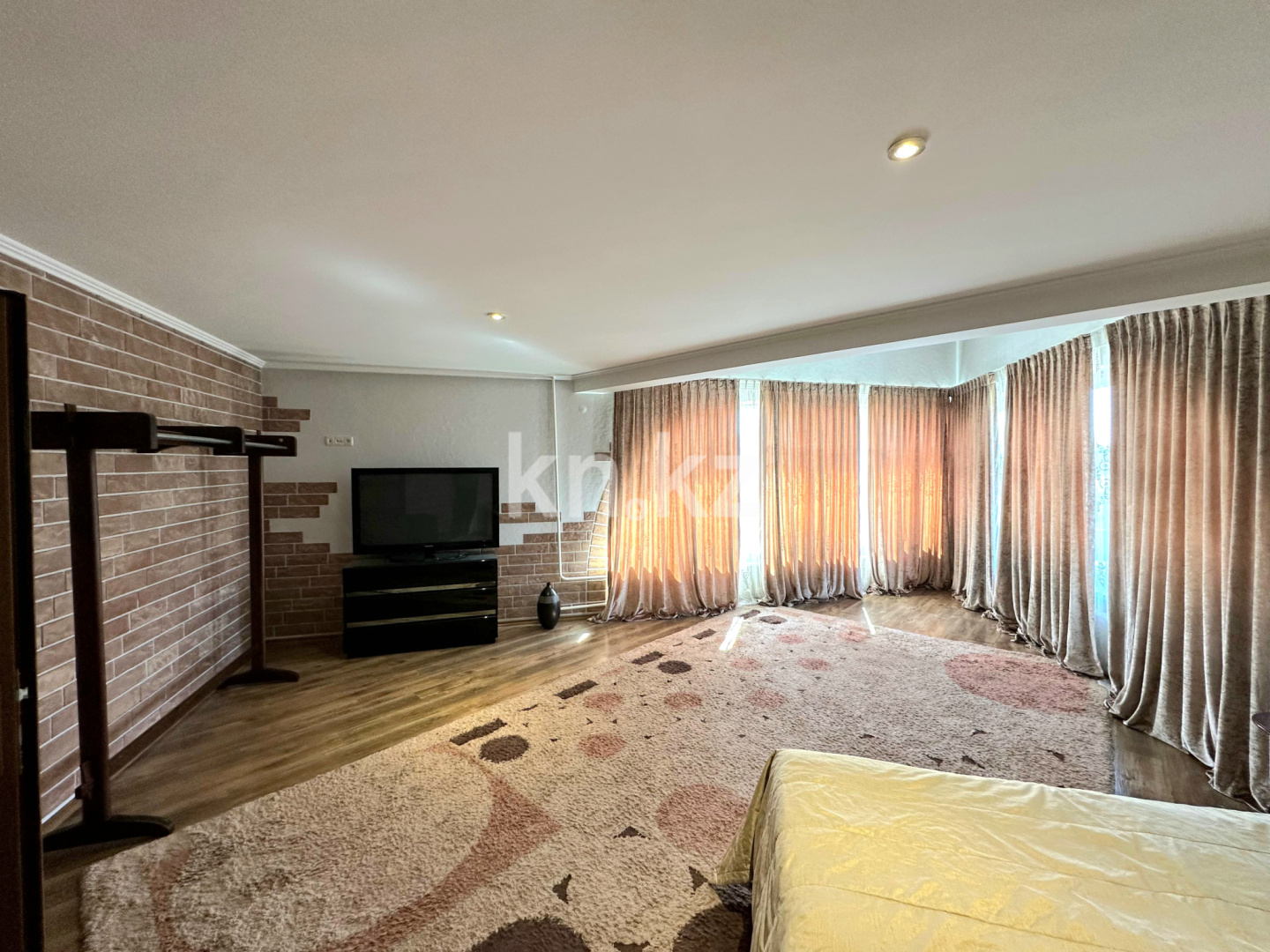 Продажа 8-комнатного дома, 360 м² - Продажа домов, коттеджей в Шымкенте - страница 2 фото 10 из 33