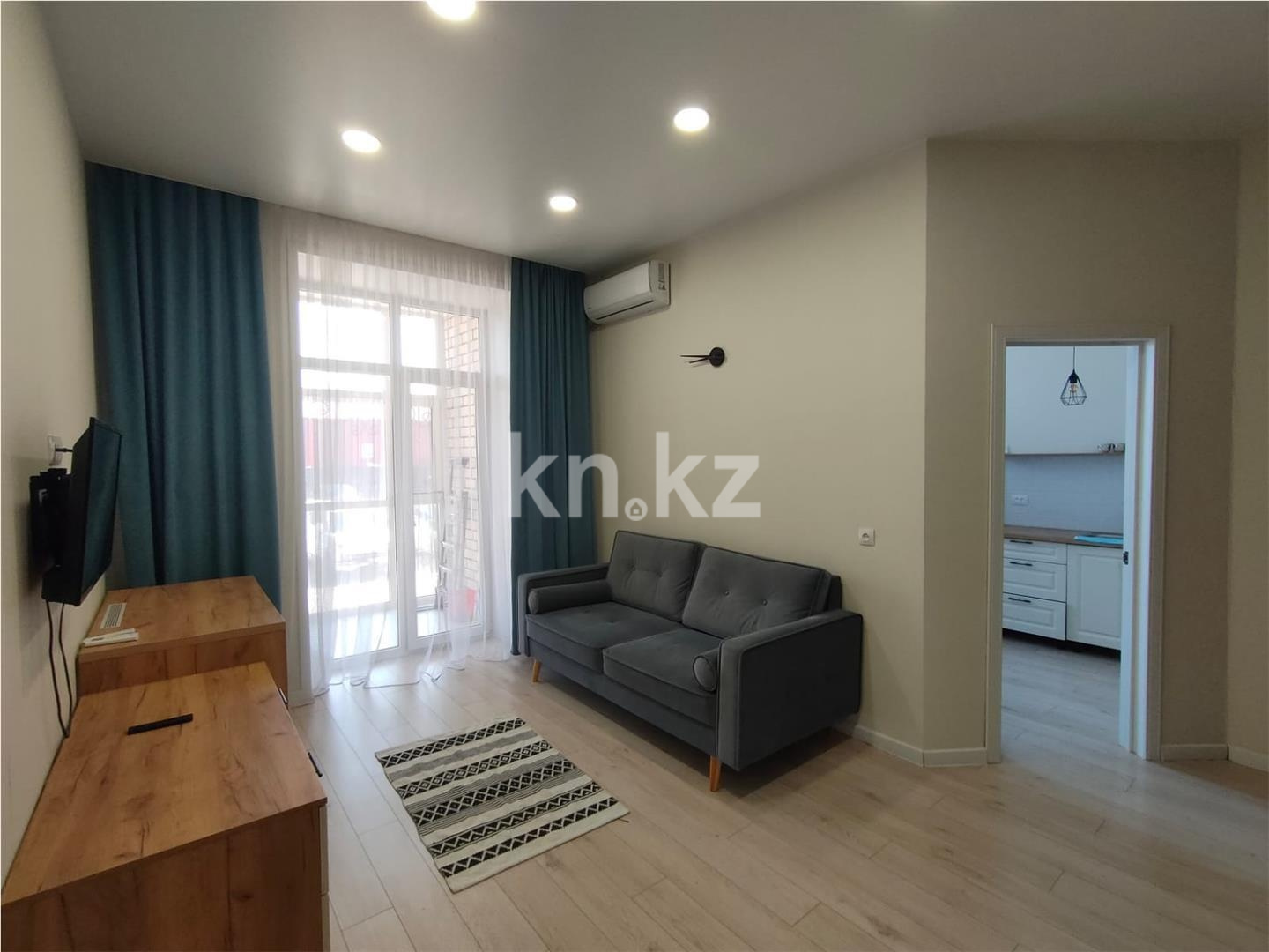 Продажа 1-комнатной квартиры, 41 м² - Продажа однокомнатных квартир на Юго-Востоке Караганды фото 3 из 17