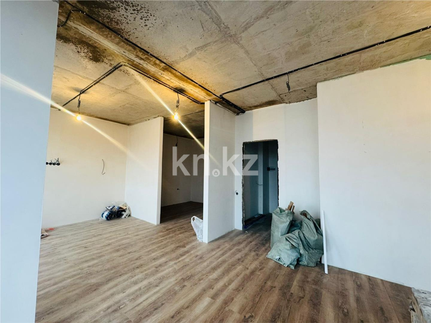 Продажа 2-комнатной квартиры, 52 м², пр. Кошкарбаева в Астане - фото 6