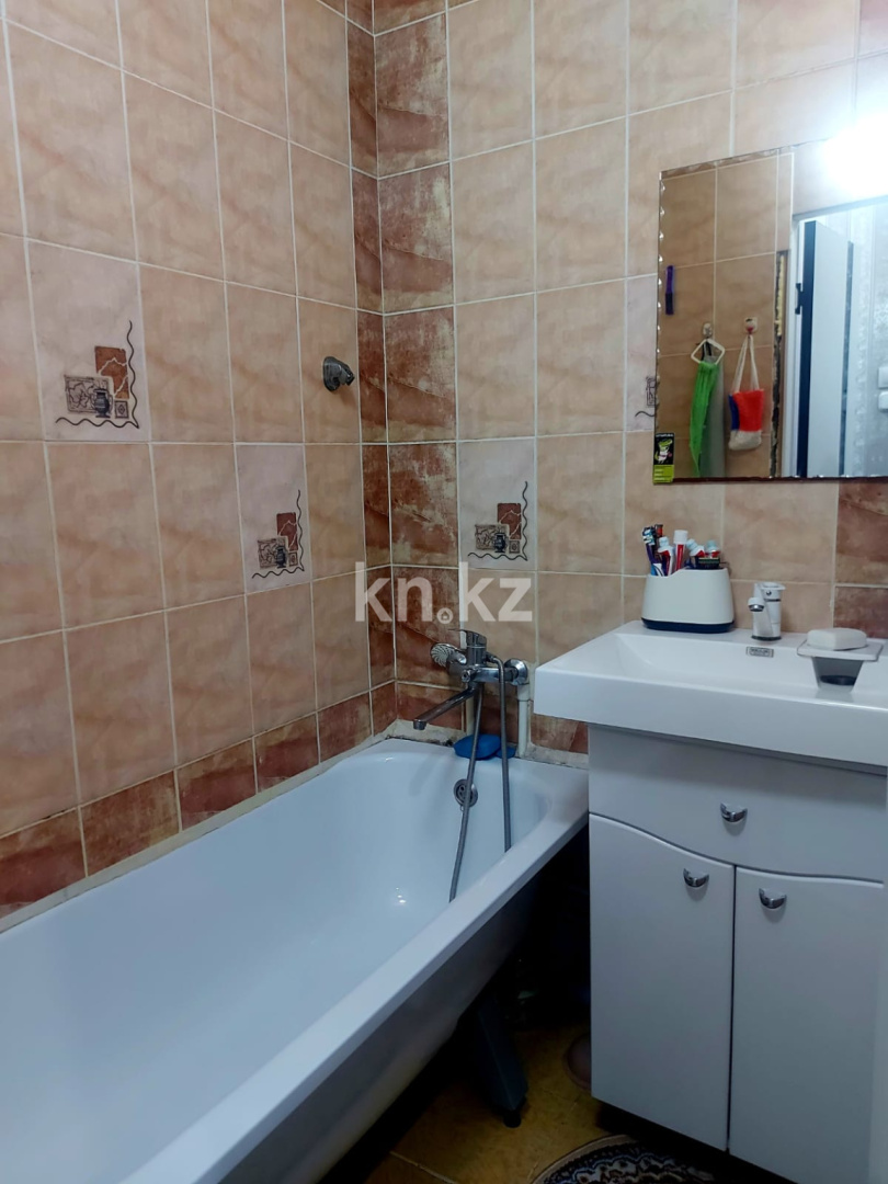 Продажа 2-комнатной квартиры, 48.4 м², 15 мкр. - Продажа квартир в Караганде фото 11 из 12