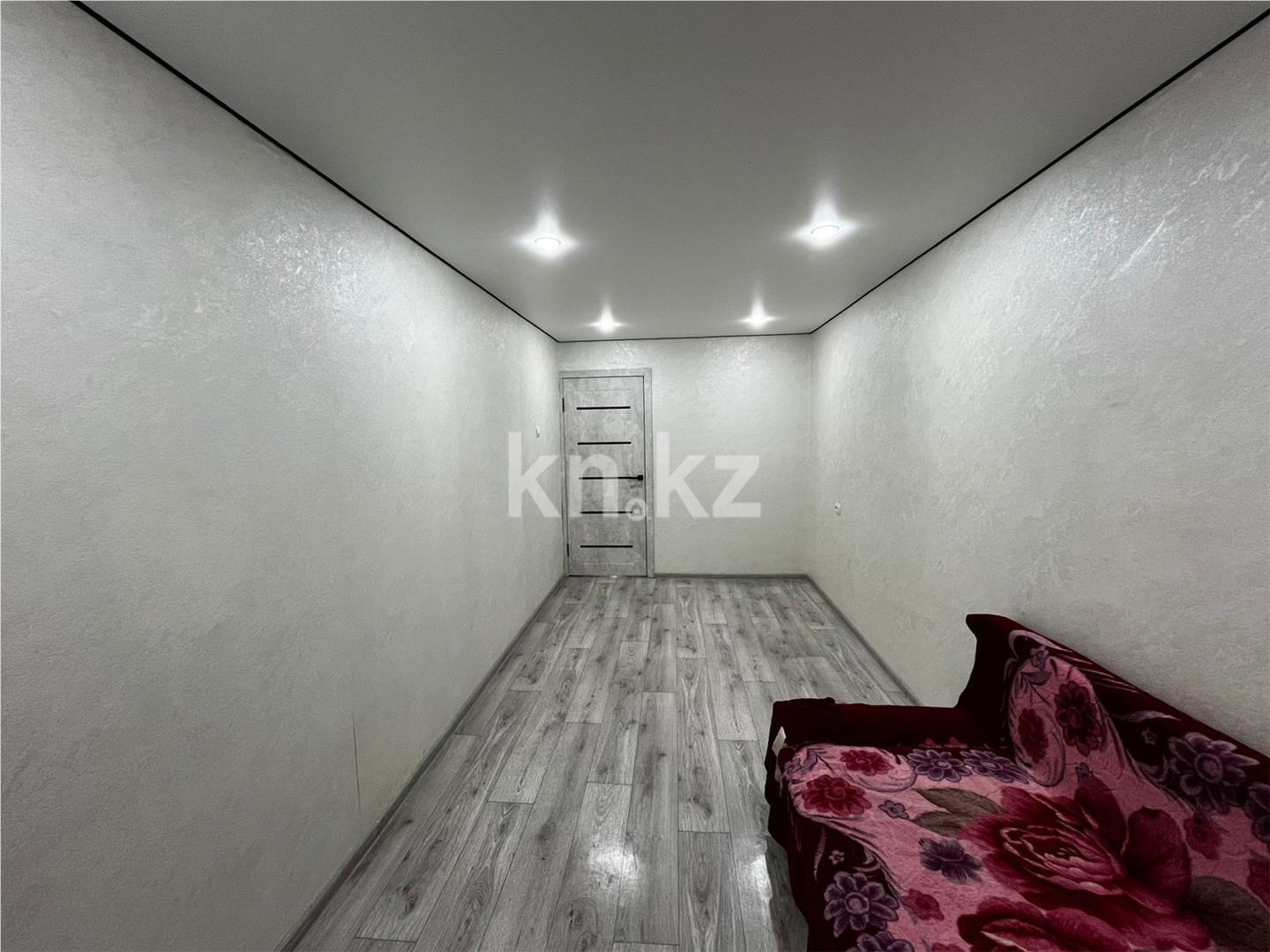 Продажа 2-комнатной квартиры, 43 м², мкр-н 13 в Караганде - фото 4