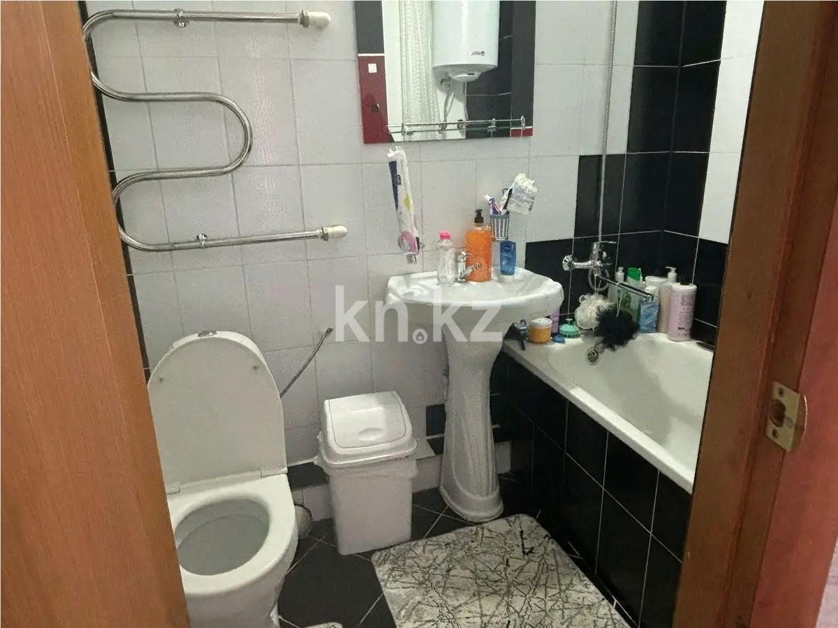 Продажа 3-комнатной квартиры, 59 м², мкр-н 21, дом  8 в Караганде - фото 5