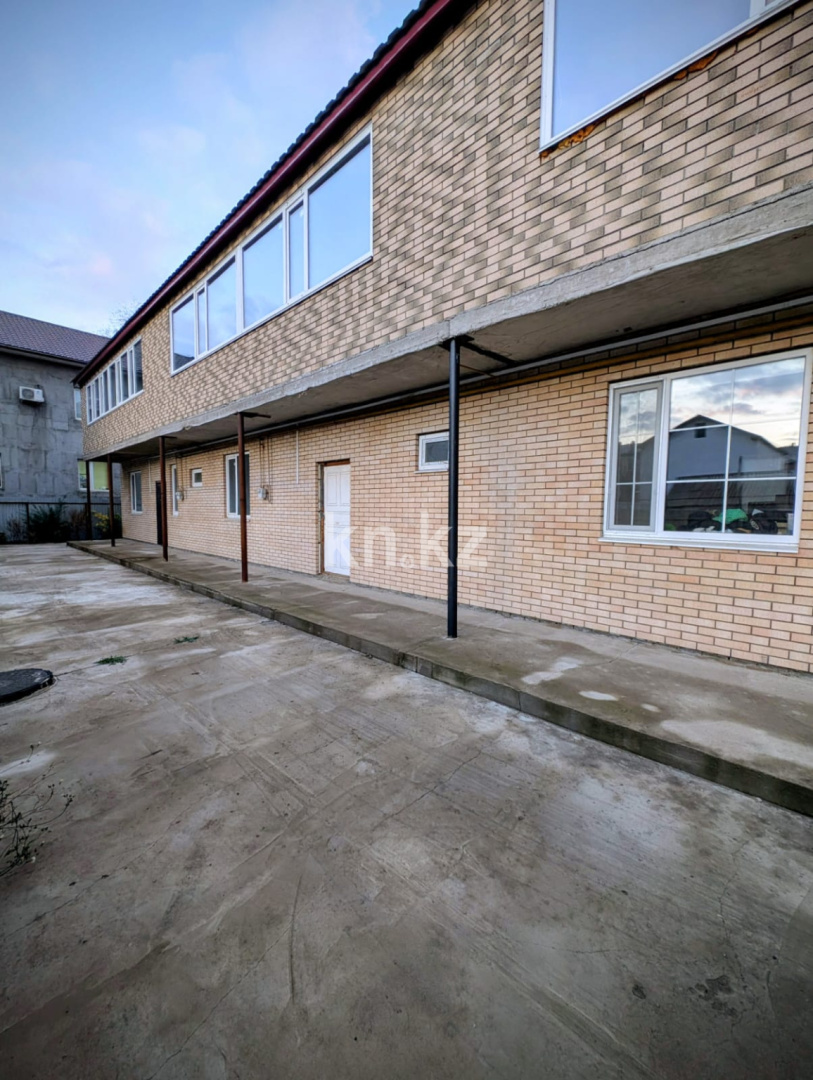 Продажа 4-комнатной квартиры, 135 м², ул. Скоробогатова, дом  108 - Продажа жилой и коммерческой недвижимости в Уральске фото 1 из 28