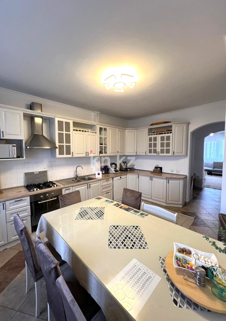 Продажа 4-комнатной квартиры, 99 м² - Продажа четырехкомнатных квартир в Алматы фото 1 из 14