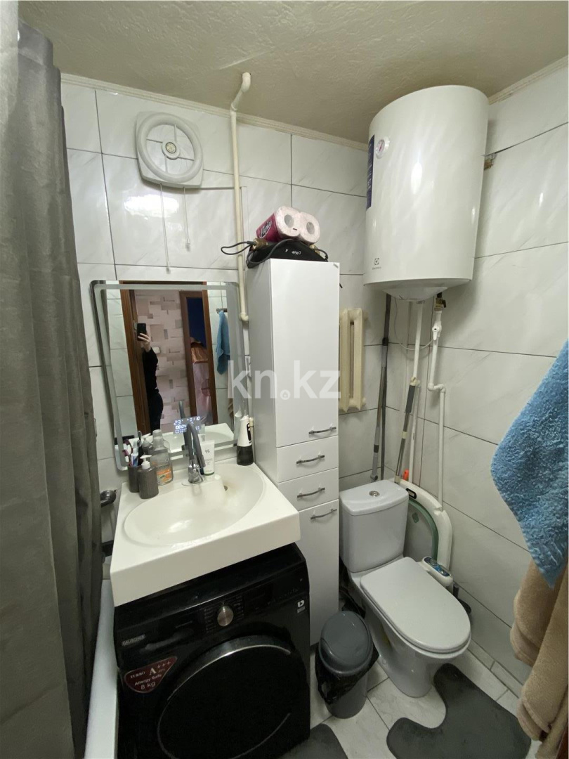 Продажа 3-комнатной квартиры, 52 м², 21-й мкр. - Продажа квартир в Караганде с фото фото 9 из 10