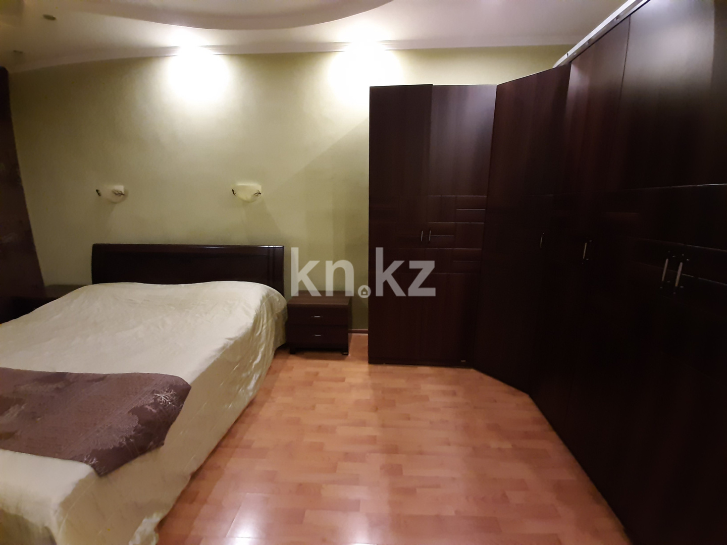 Аренда 2-комнатной квартиры посуточно, 76 м², пр. Бухар-жырау, дом  46 - Аренда  двухкомнатных квартир посуточно в Караганде фото 3 из 9