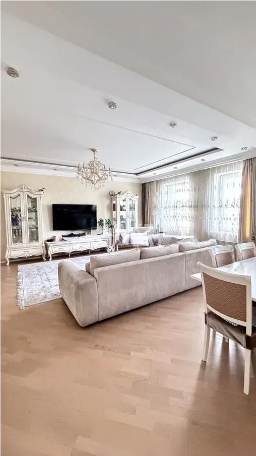 Продажа 4-комнатной квартиры, 156.3 м² в Алматы