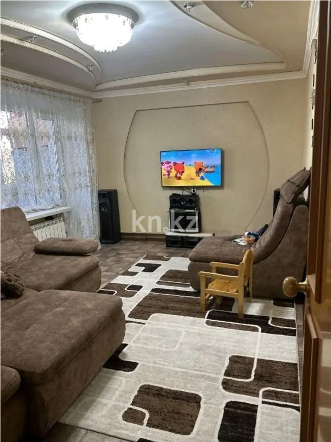 Продажа 4-комнатной квартиры, 62 м², мкр-н 13, дом  19 - Продажа  четырехкомнатных квартир в Караганде без посредников фото 1 из 3