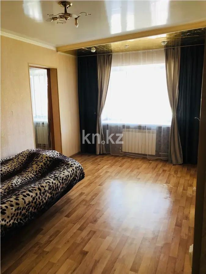 Продажа 3-комнатной квартиры, 40 м², 11 кв-л, дом  14 - Продажа квартир в Караганде с фото фото 1 из 4