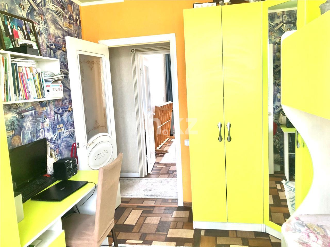 Продажа 4-комнатной квартиры, 79 м², ул. Дюсембекова, дом  39 - Продажа  четырехкомнатных квартир в Караганде фото 8 из 16