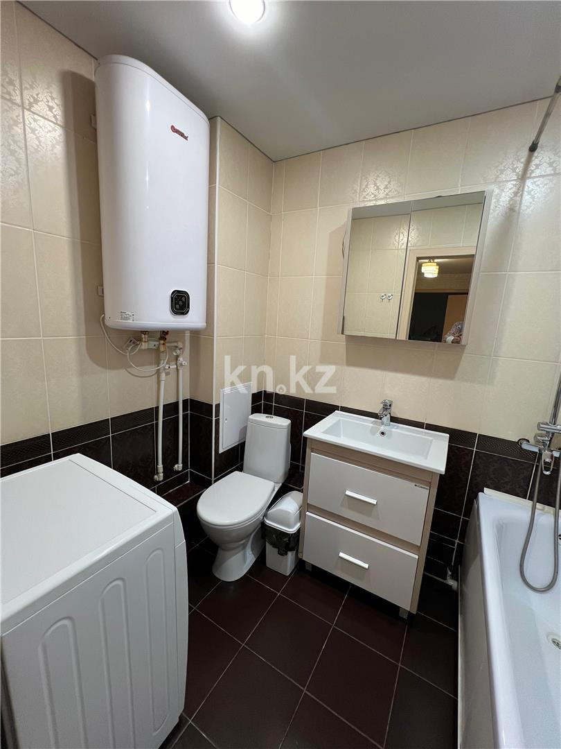 Продажа 3-комнатной квартиры, 67 м², пр. Назарбаева в Караганде - фото 5