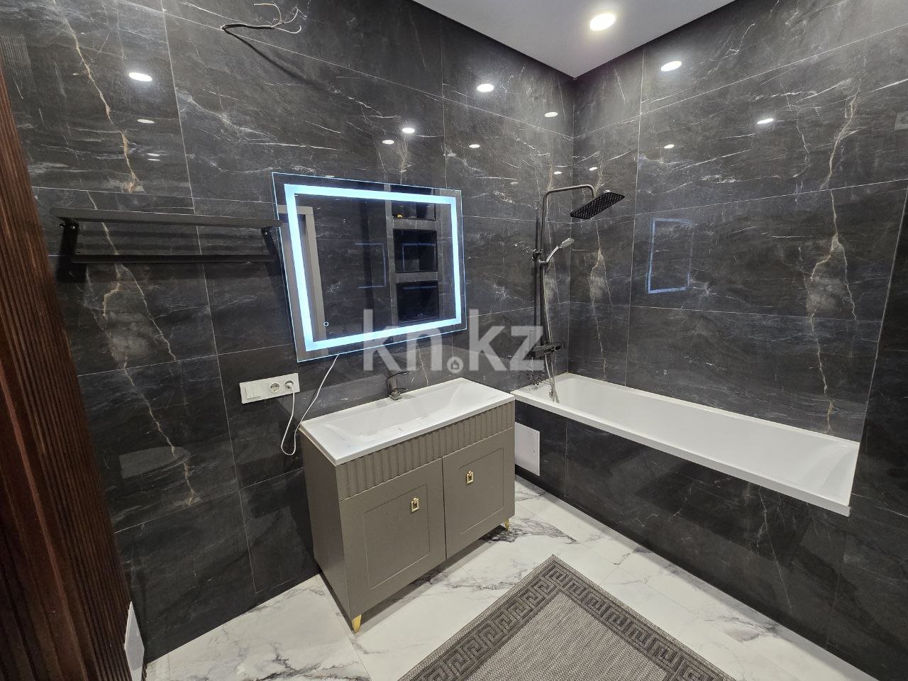 Продажа 3-комнатной квартиры, 111 м², ул. Утепова - Продажа  трехкомнатных квартир в Алматы фото 19 из 25