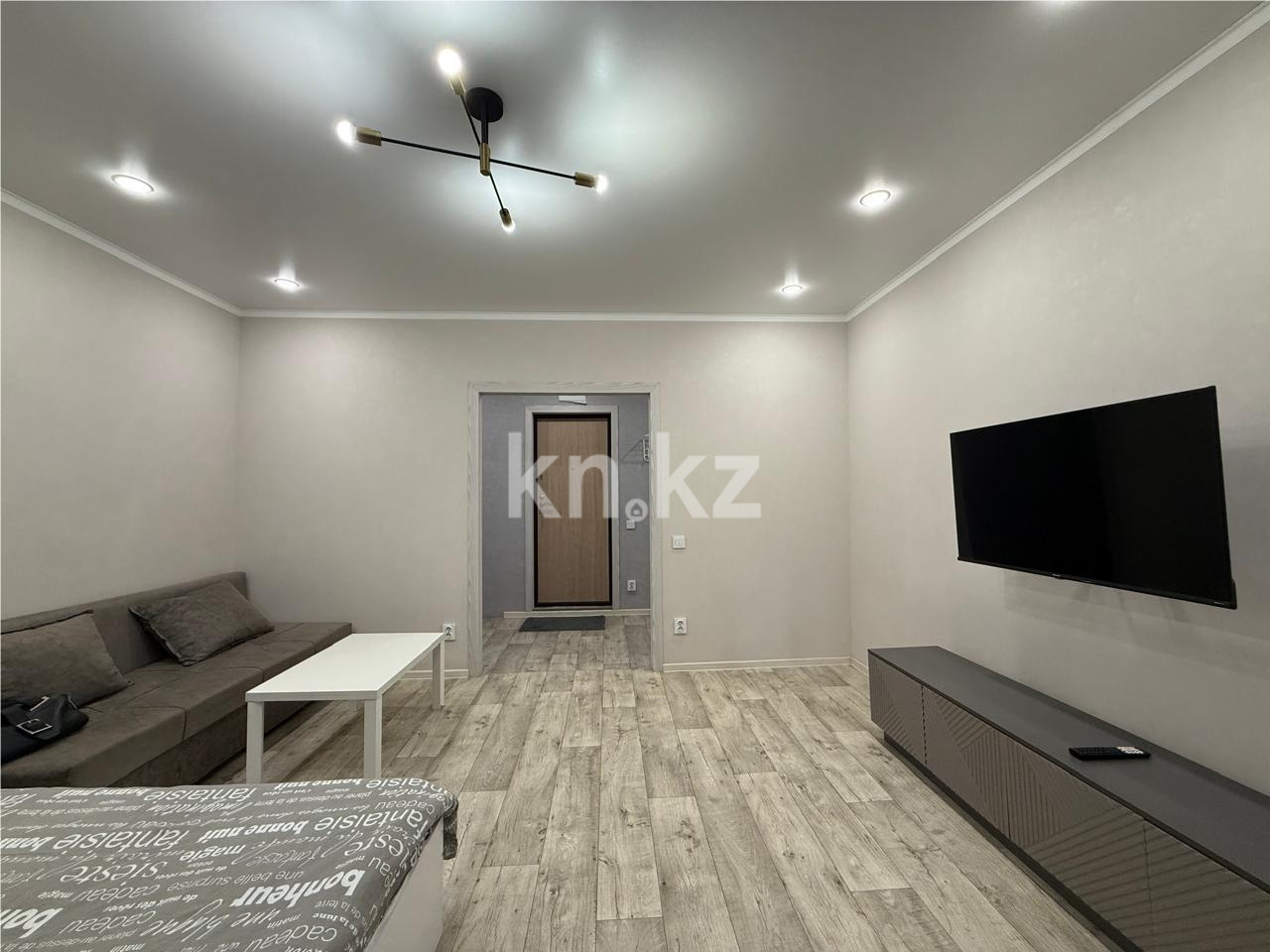 Продажа 1-комнатной квартиры, 41 м² - Продажа квартир в Караганде - страница 2 фото 4 из 17