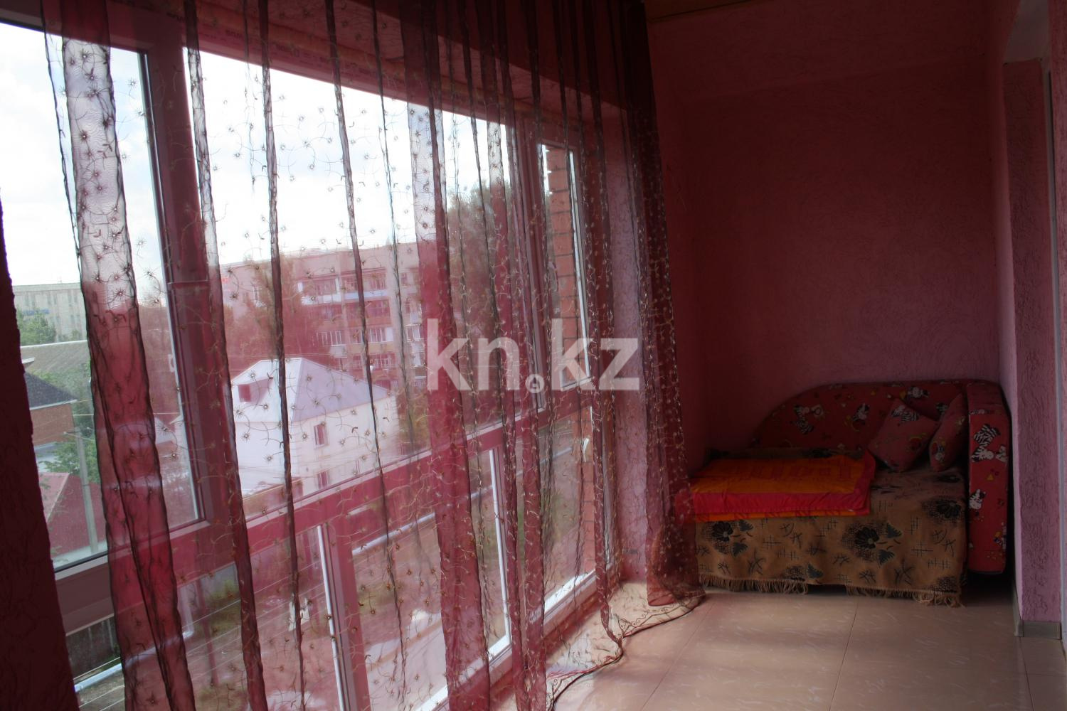 Аренда 3-комнатной квартиры посуточно, 75 м², ул. Победы, дом  105 - Аренда жилой и коммерческой недвижимости в Уральске фото 8 из 18