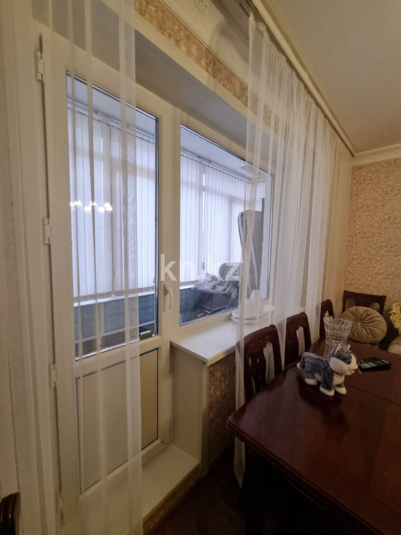 Продажа 3-комнатной квартиры, 64 м², мкр-н Гульдер-1, дом  4 в Караганде - фото 4