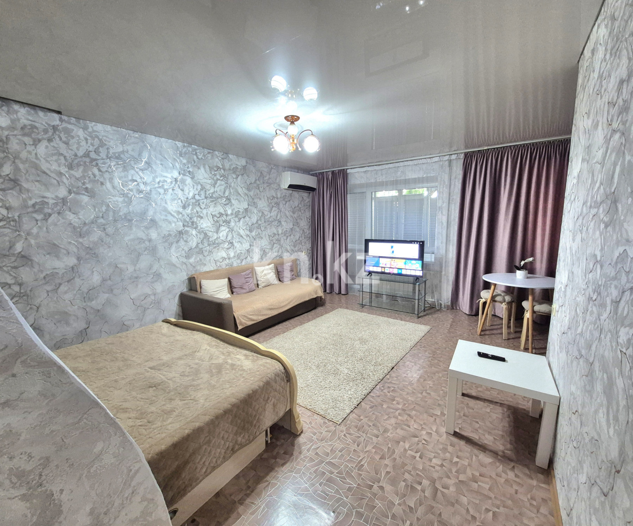 Аренда 1-комнатной квартиры посуточно, 32 м², ул. Алии Молдагуловой, дом  2/1 - Аренда квартир посуточно в Уральске без посредников с фото фото 1 из 7