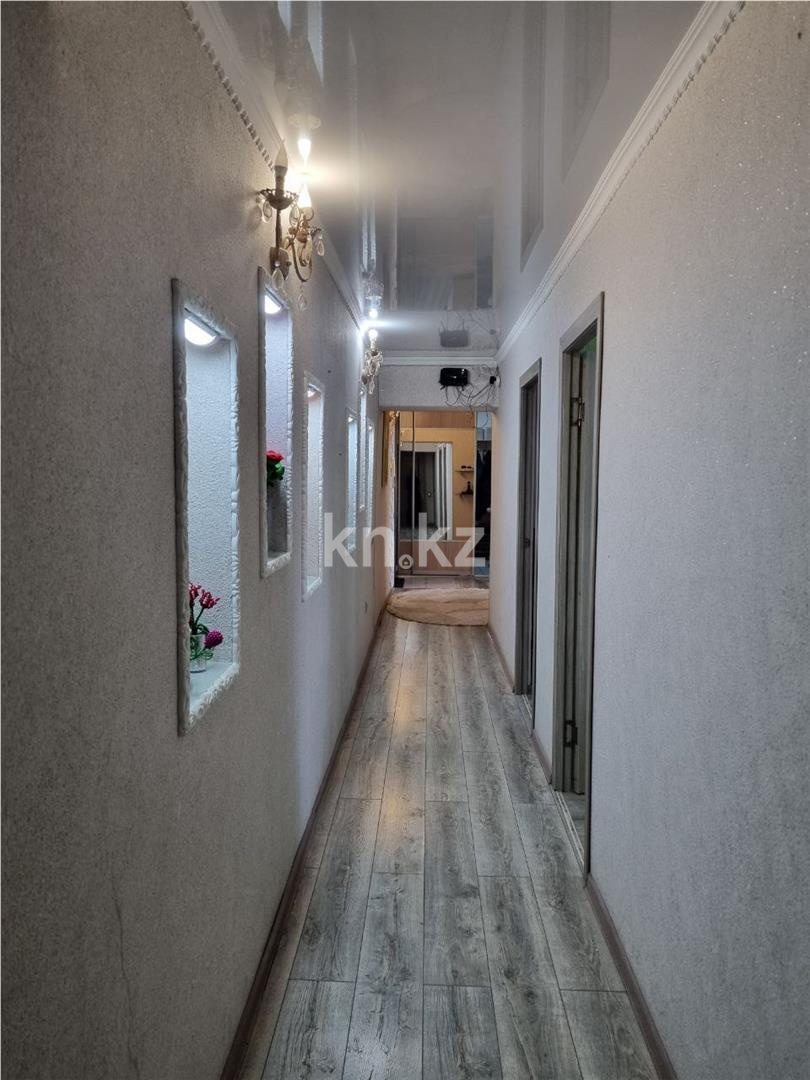 Продажа 4-комнатной квартиры, 90 м², ул. Дюсембекова, дом  4 - Продажа  четырехкомнатных квартир в Караганде фото 14 из 19