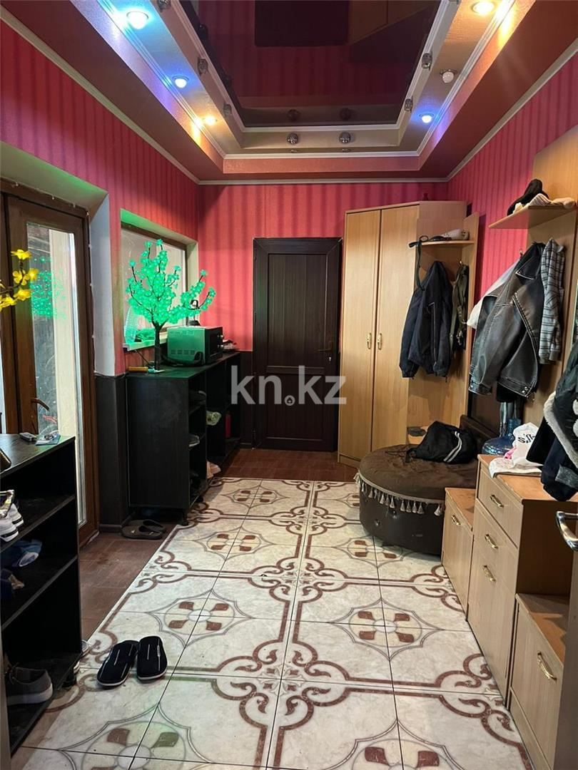 Продажа 7-комнатного дома, 215 м², ул. Сергея Лазо - Аренда квартир помесячно в Уральске фото 22 из 27