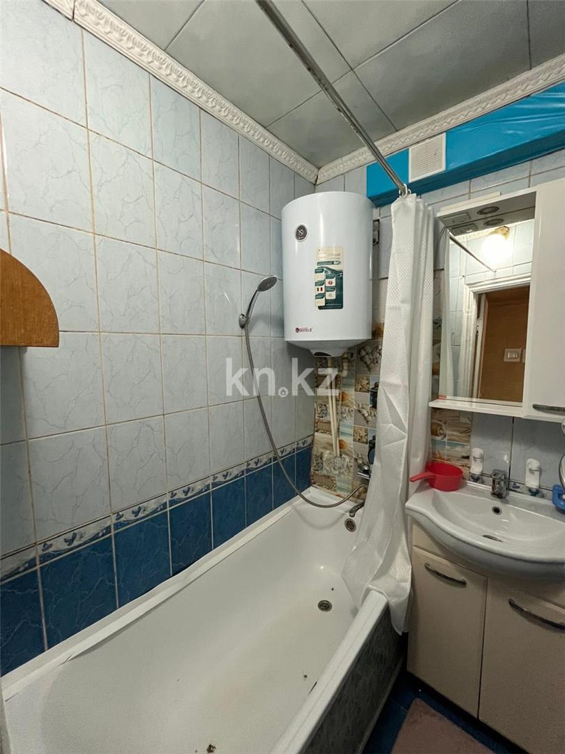 Продажа 3-комнатной квартиры, 60 м², мкр-н 19 в Караганде - фото 9