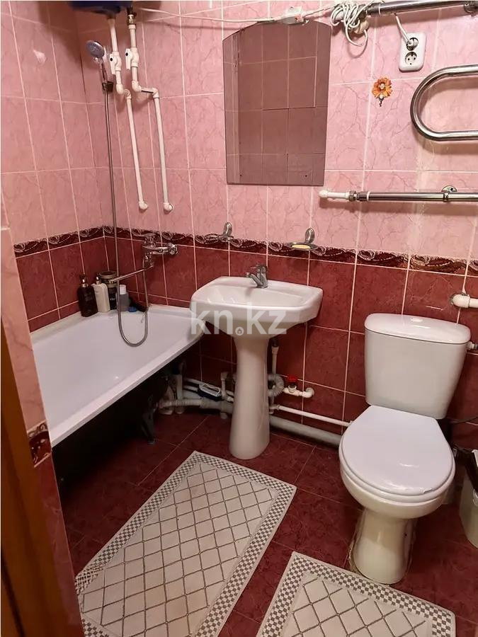 Продажа 3-комнатной квартиры, 60 м², мкр-н 23, дом  11 в Караганде - фото 5