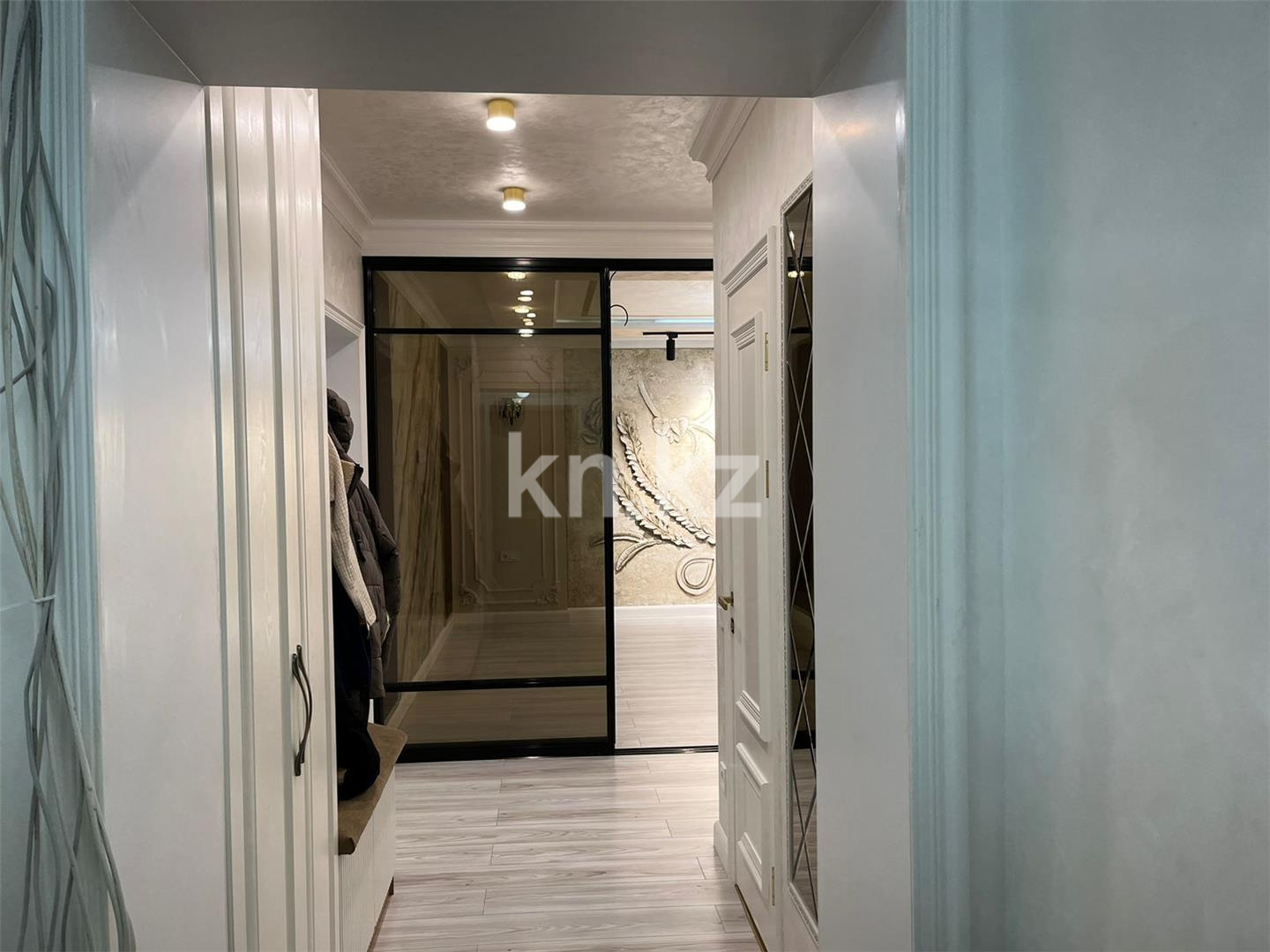 Продажа 4-комнатной квартиры, 106 м², ул. Дюсембекова - Продажа  четырехкомнатных квартир в Караганде фото 5 из 22