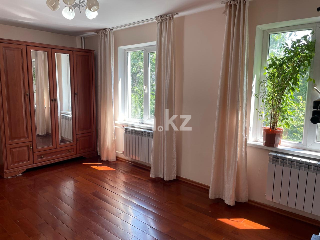 Продажа 3-комнатной квартиры, 58 м², мкр-н Тастак-1 - Продажа  трехкомнатных квартир в Алматы фото 1 из 9