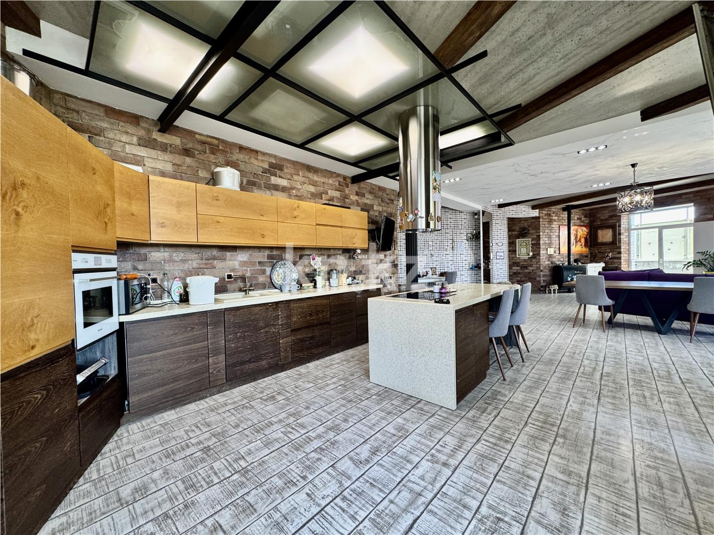 Продажа 3-комнатной квартиры, 160 м², ул. Аманжолова, дом  41 - Продажа  трехкомнатных квартир в Караганде с фото фото 12 из 52