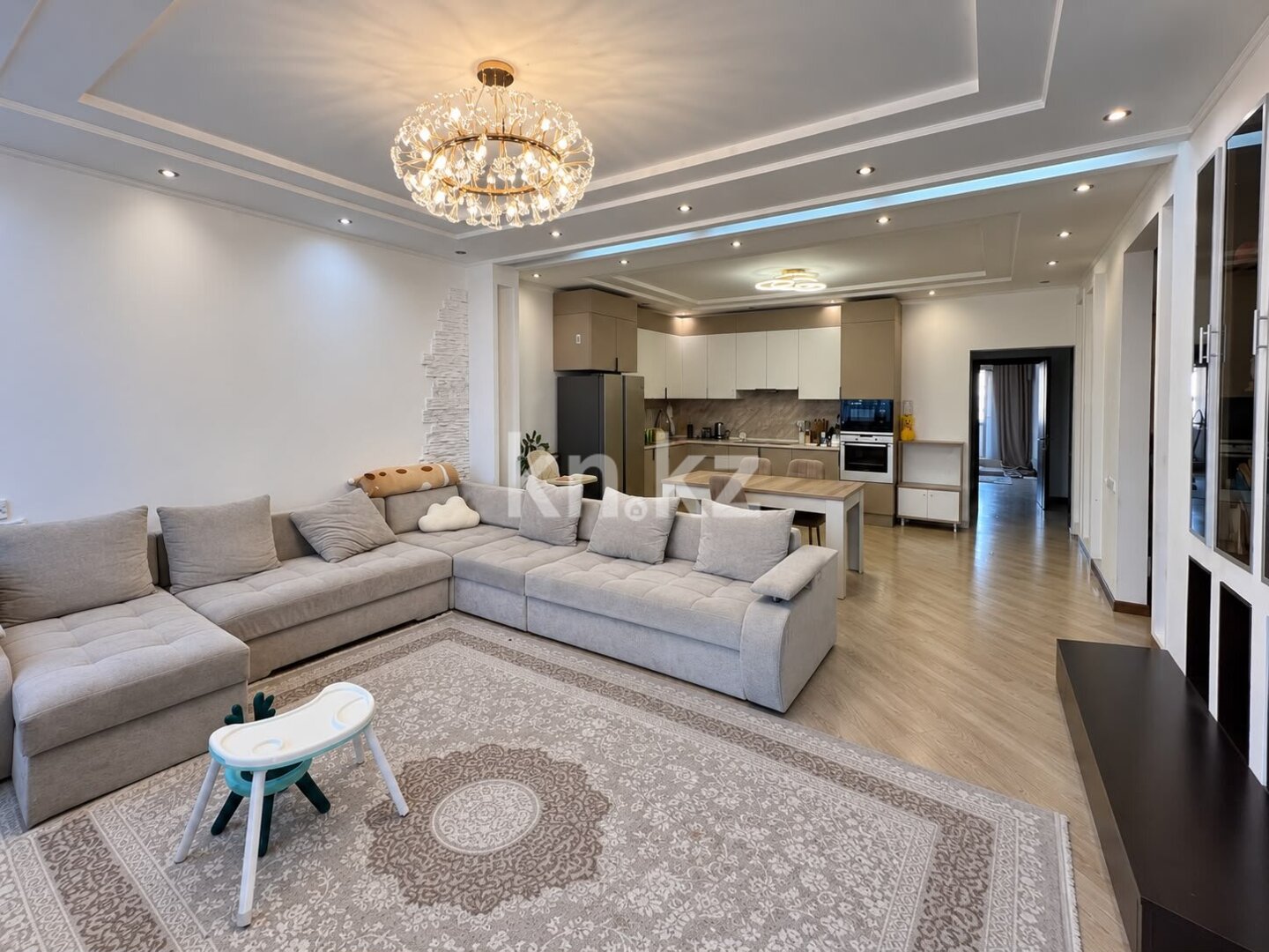 Продажа 4-комнатной квартиры, 150 м² в Алматы - фото 2