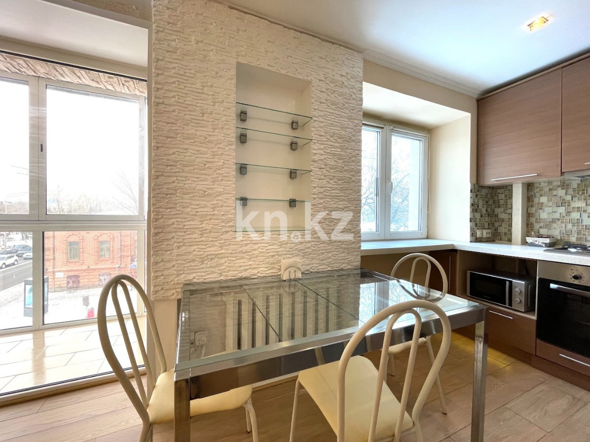 Аренда 2-комнатной квартиры посуточно, 1 м², ул. Конституции Казахстана, дом  29 - Аренда квартир посуточно в Петропавловске фото 4 из 17