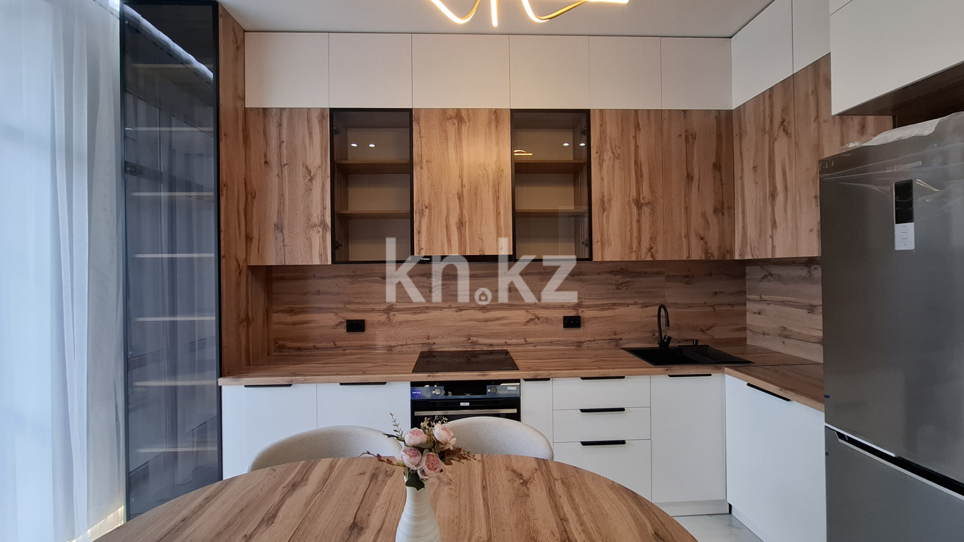 Продажа 2-комнатной квартиры, 68 м², ул. Букетова, дом  3 - Продажа квартир в Караганде фото 1 из 25