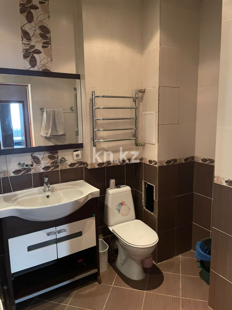 Аренда 2-комнатной квартиры, 85 м², Абая, дом  8 в Астане - фото 15