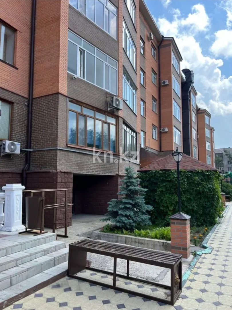 Продажа 4-комнатной квартиры, 160 м² - Продажа четырехкомнатных квартир в Караганде - страница 11 фото 1 из 6