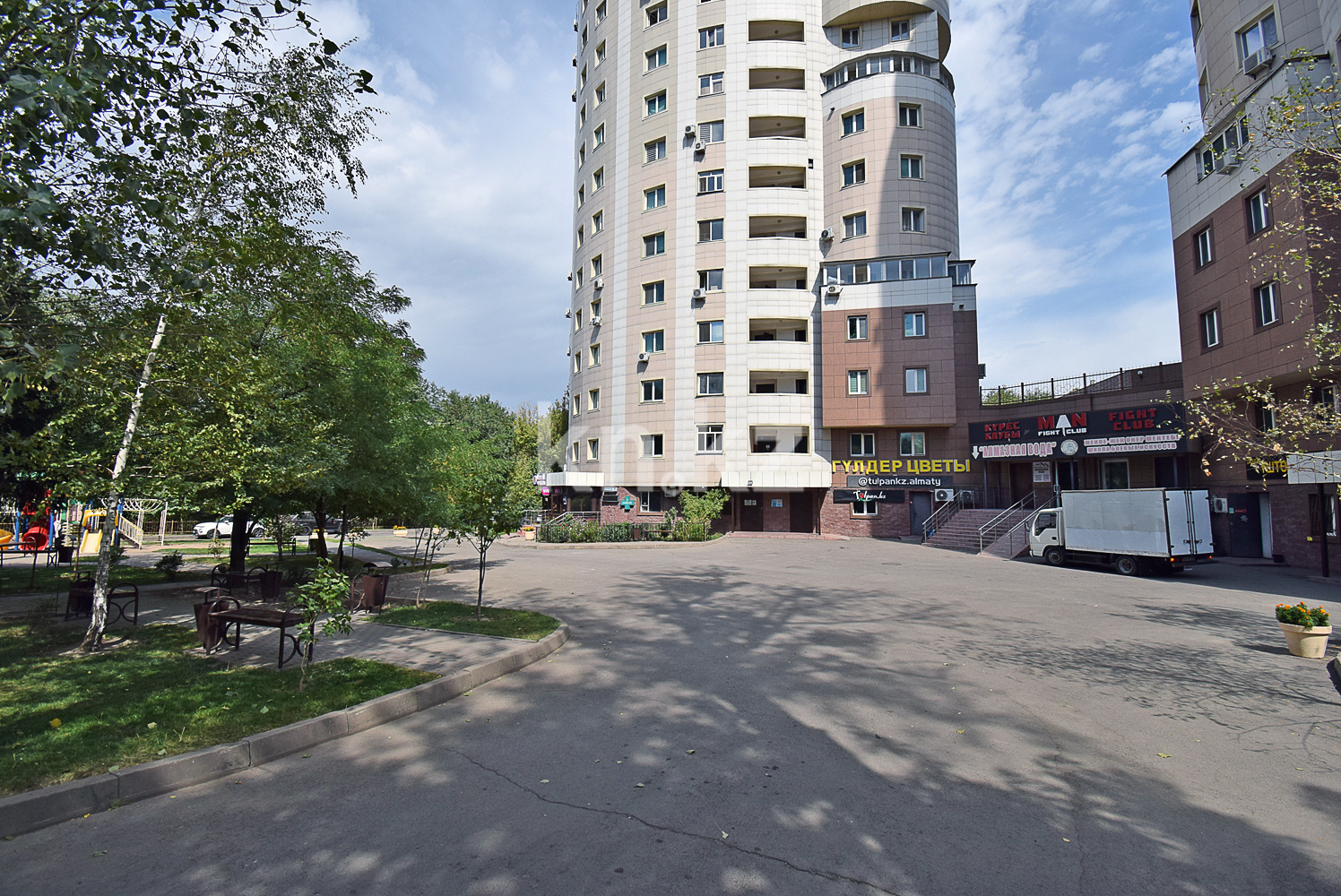 Продажа 2-комнатной квартиры, 74.6 м², мкр-н 1, дом  26а в Алматы - фото 19