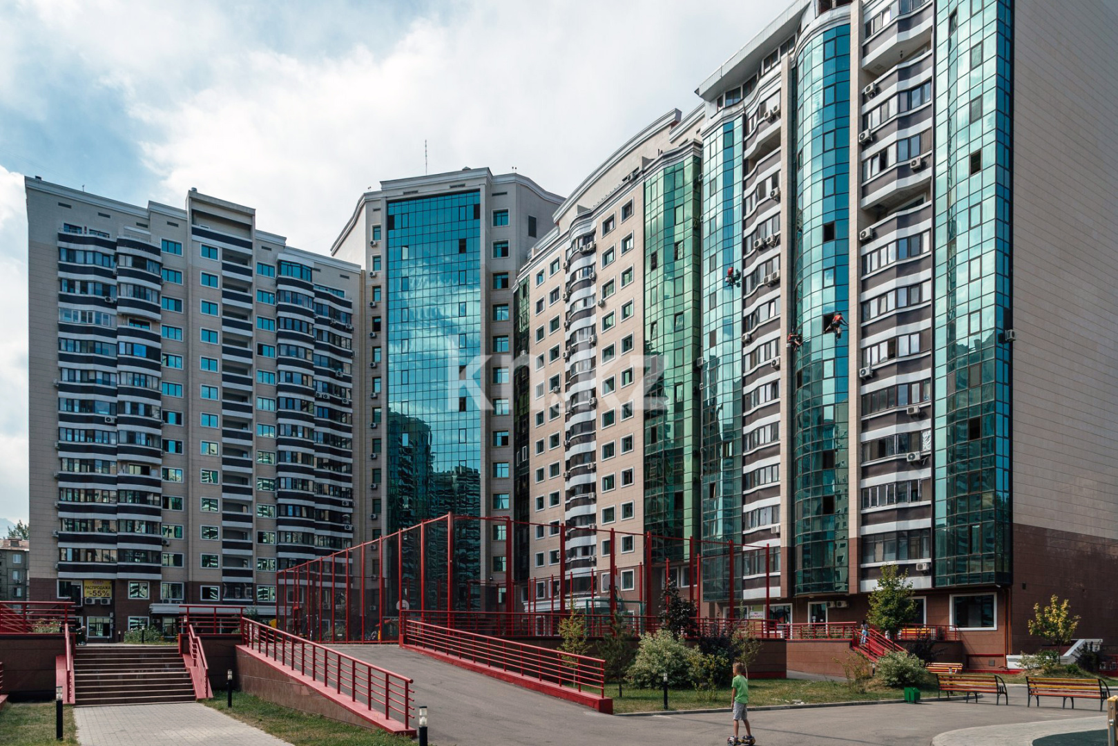 Продажа 2-комнатной квартиры, 78.8 м², ул. Айманова, дом  140 в Алматы - фото 14