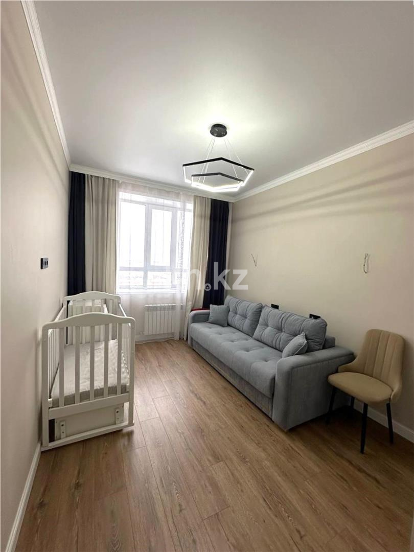 Продажа 3-комнатной квартиры, 97 м², ул. Муканова в Караганде - фото 6