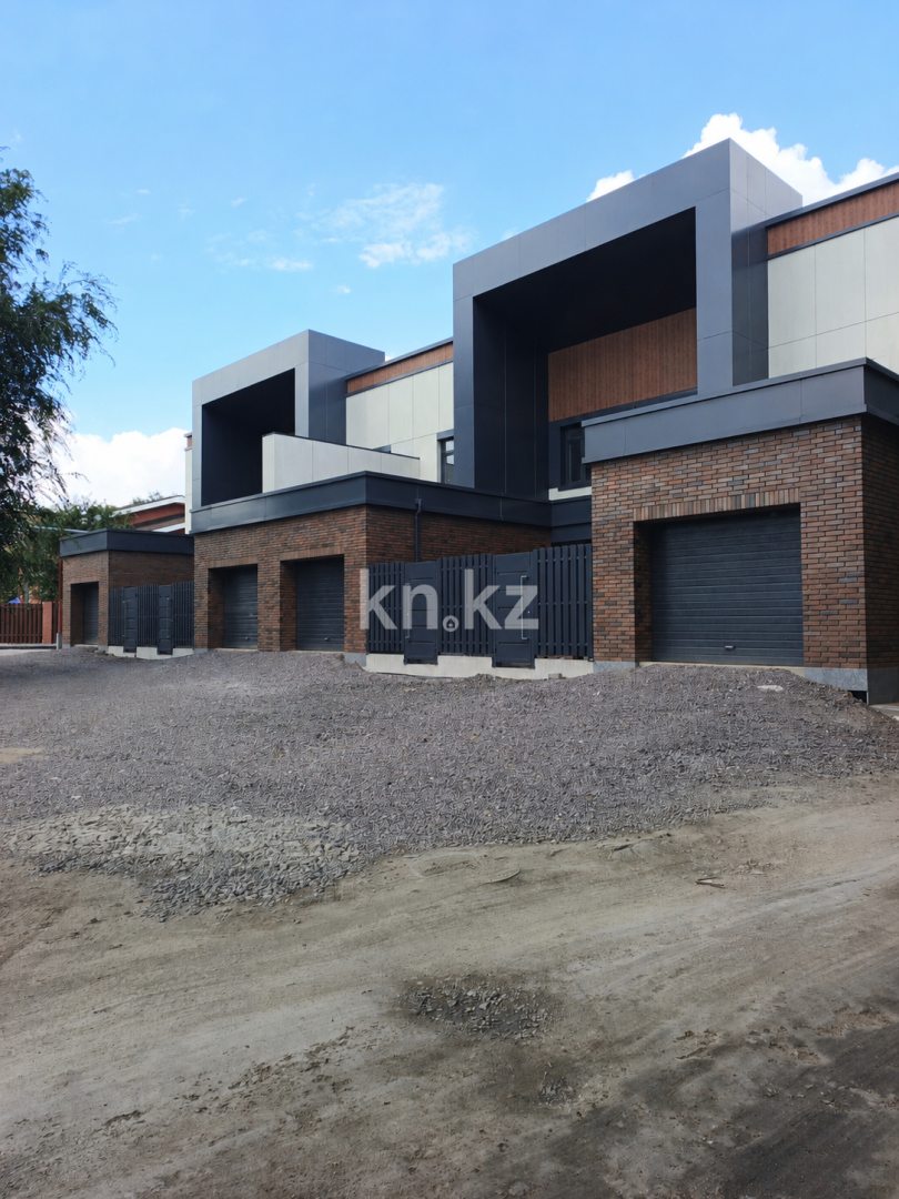 Продажа 4-комнатного дома, 226.1 м² в Караганде