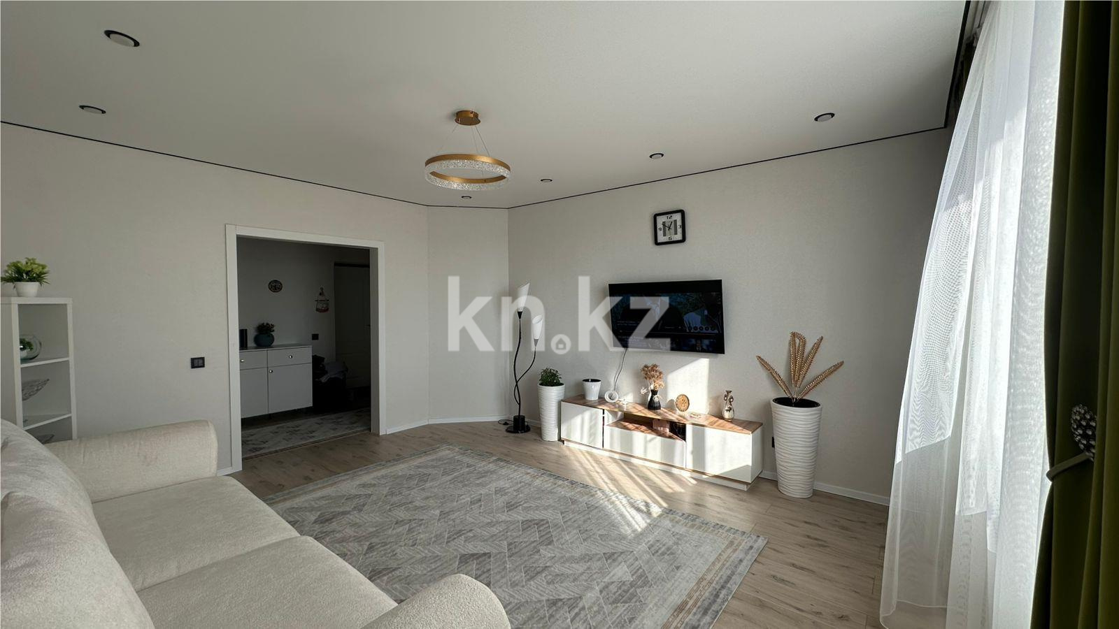 Продажа 2-комнатной квартиры, 64.3 м², пр. Момышулы в Астане - фото 2