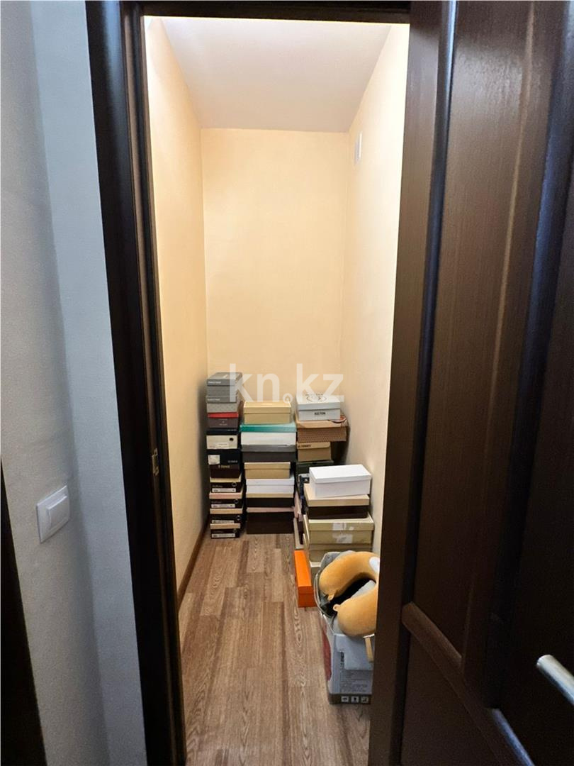 Продажа 4-комнатной квартиры, 81 м², мкр-н Орбита-1 - Продажа  четырехкомнатных квартир в Караганде фото 13 из 17