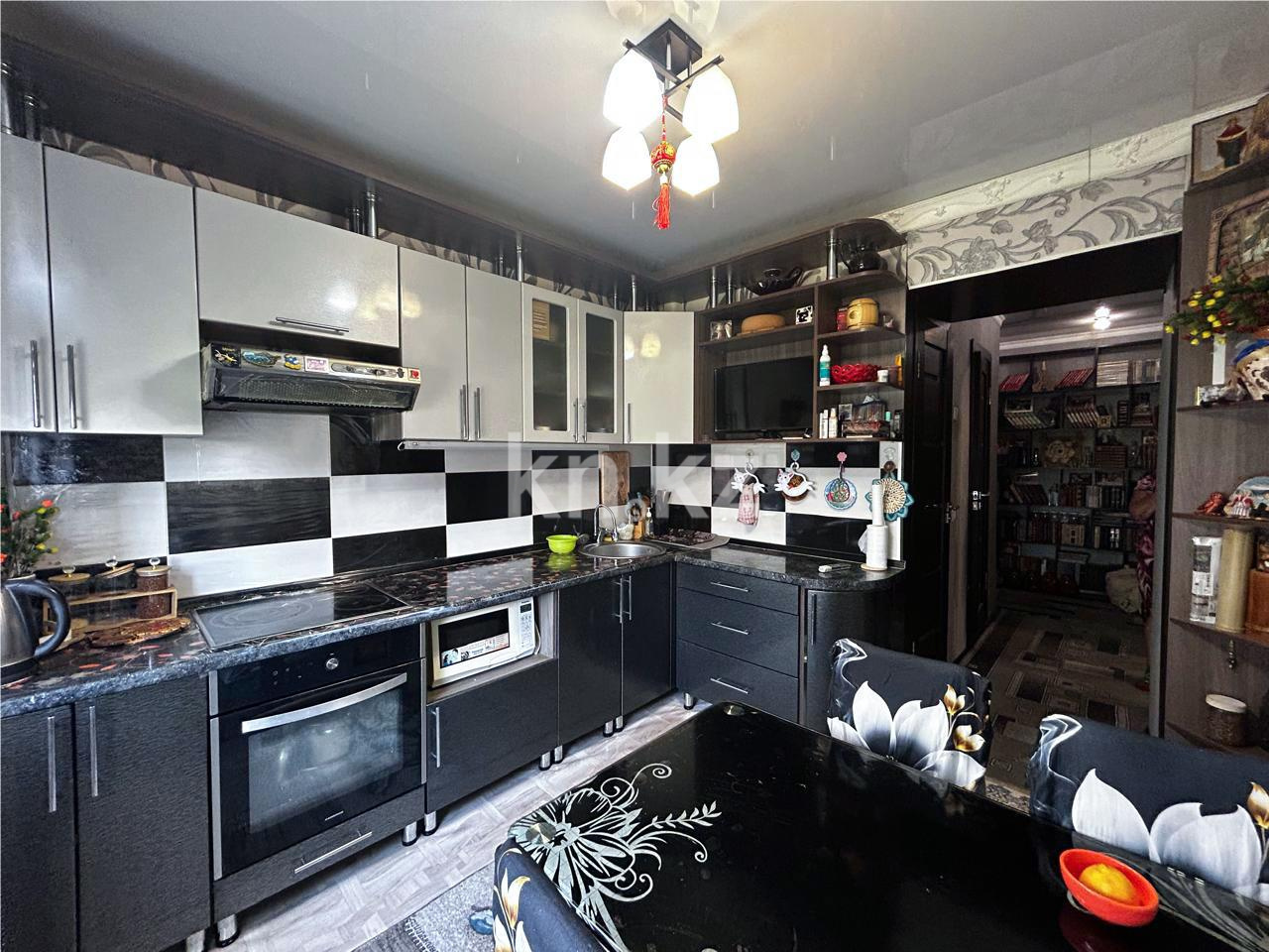 Продажа 4-комнатной квартиры, 79 м², ул. Язева - Продажа квартир в Караганде фото 11 из 18