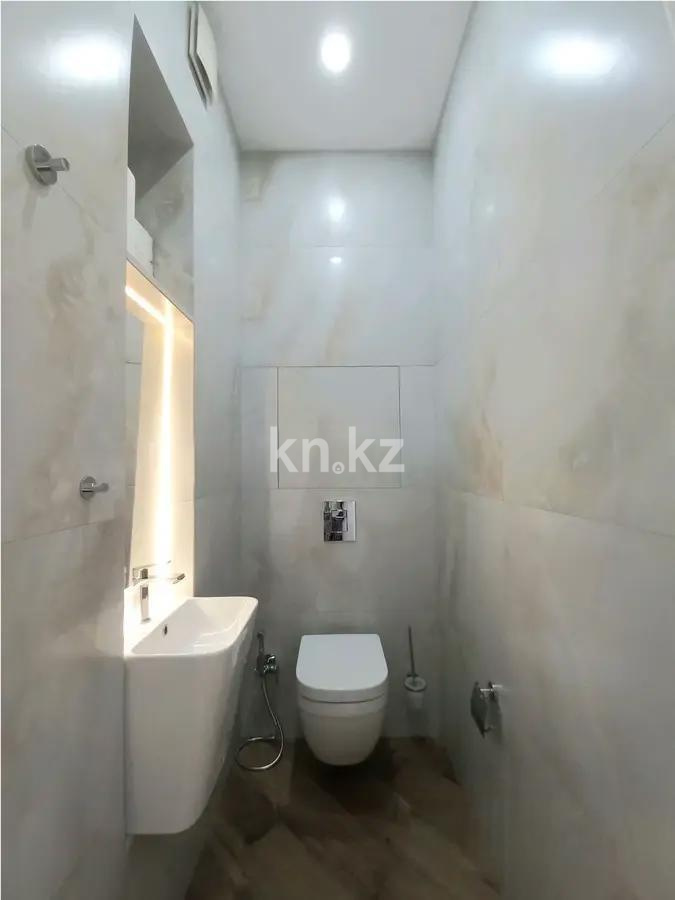 Продажа 2-комнатной квартиры, 72 м², ул. Достык, дом  8б в Астане - фото 4