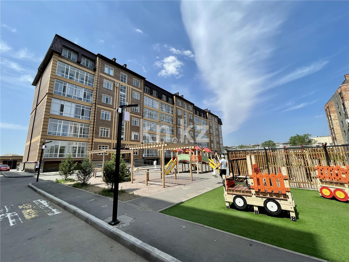 Продажа 4-комнатной квартиры, 140 м², ул. Муканова, дом  1/9 в Караганде - фото 11