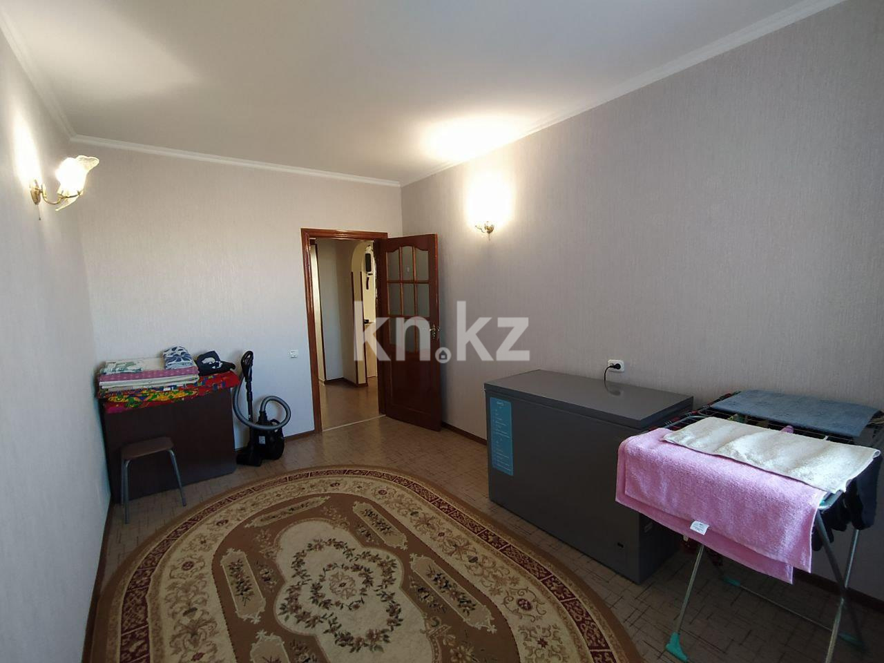 Продажа 3-комнатной квартиры, 64 м², мкр-н Гульдер-1 - Продажа квартир в Караганде фото 8 из 17