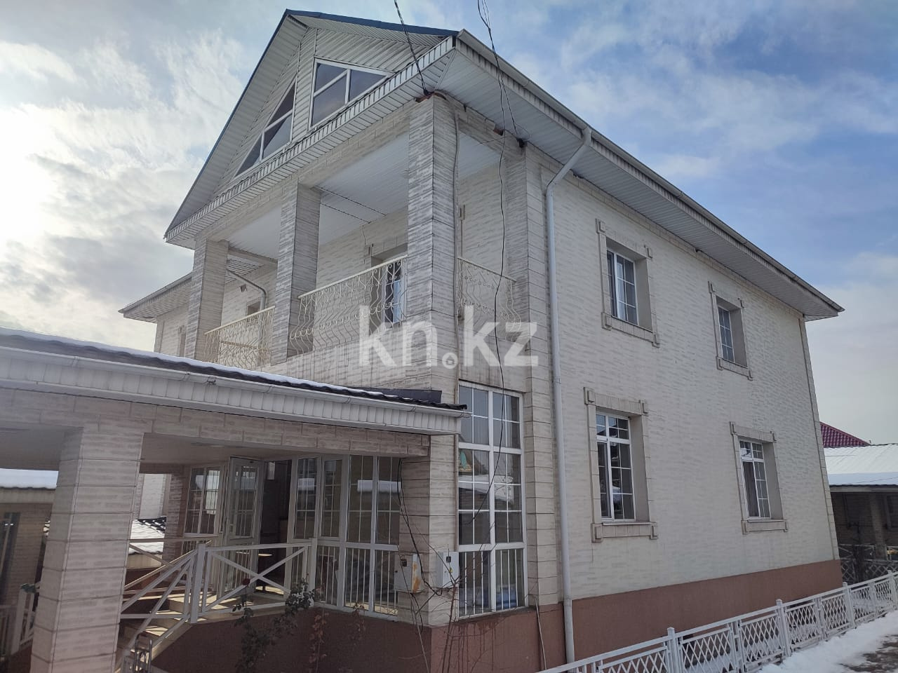 Продажа 7-комнатного дома, 497 м², ул. 1-я - Продажа квартир в Балхаше фото 1 из 10