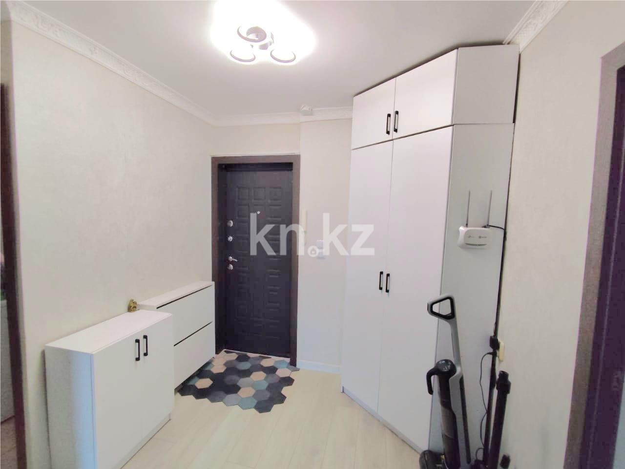 Продажа 3-комнатной квартиры, 60 м², ул. Язева - Продажа  трехкомнатных квартир в Караганде фото 13 из 14