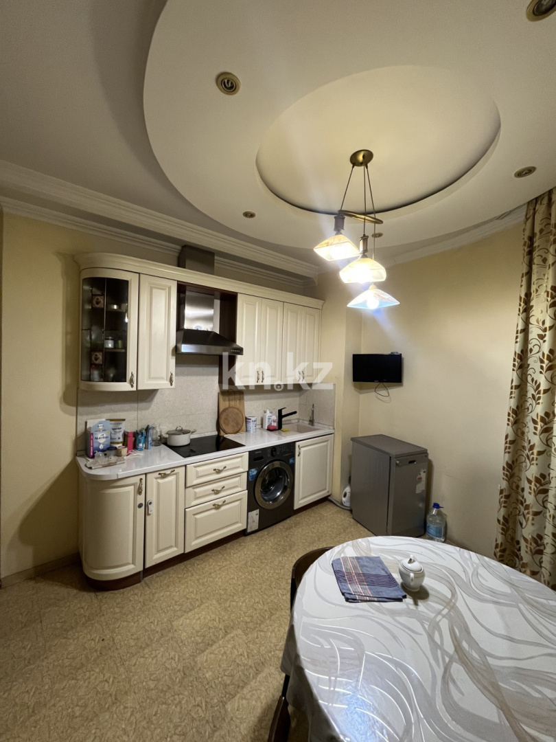 Продажа 3-комнатной квартиры, 122 м², ул. Сатпаева, дом  30а в Алматы - фото 2